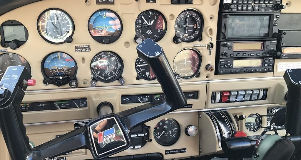 Cessna 172 Instrument Panel