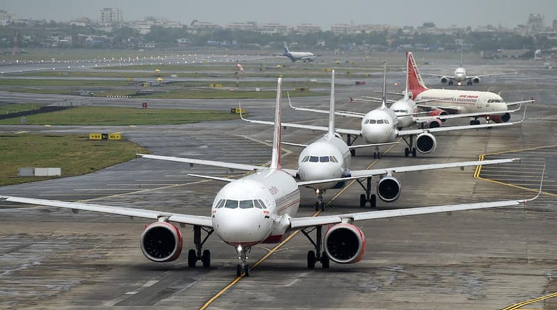 mumbai airport ac holding for take off